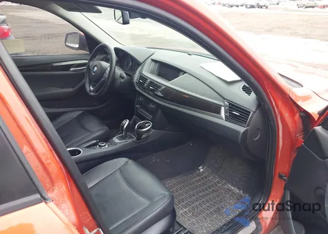 2015 BMW X1 xDrive28I z USA, uszkodzony, nr VIN WBAVL1C52FVY39697